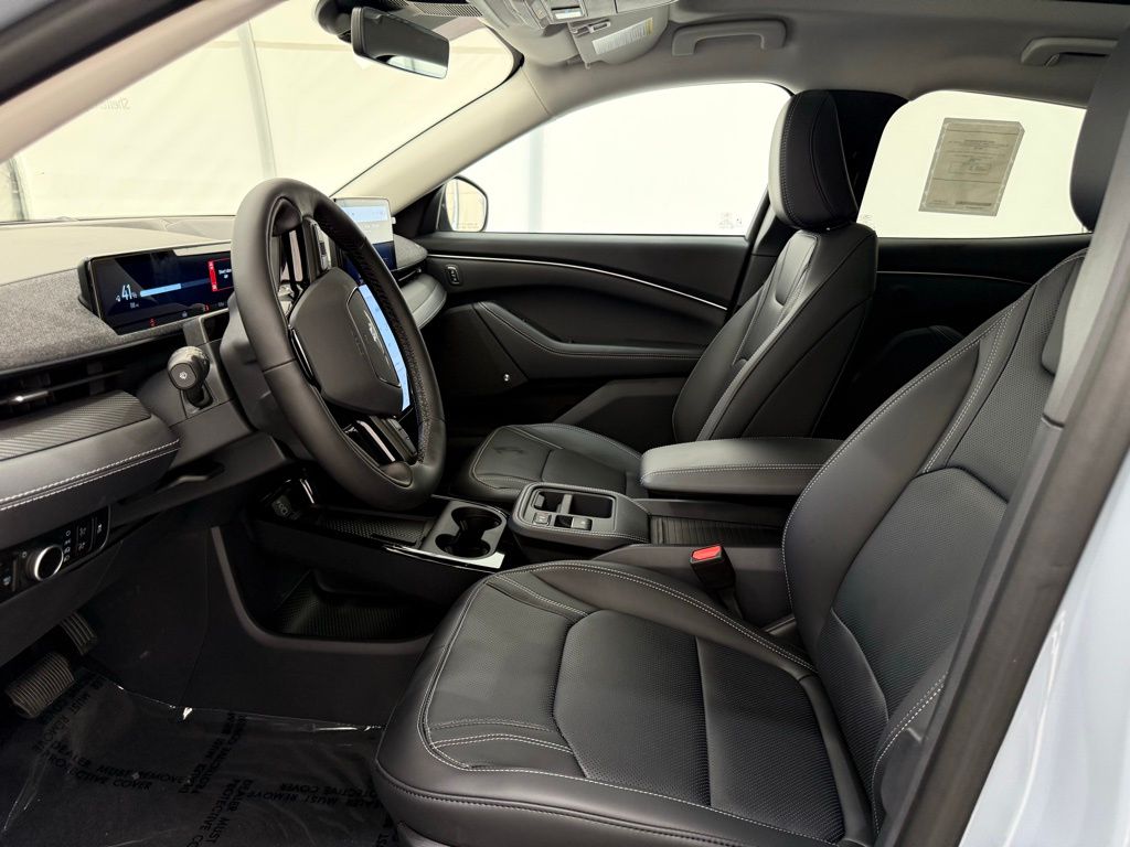 2025 Ford Mustang Mach-E Premium - Photo 12