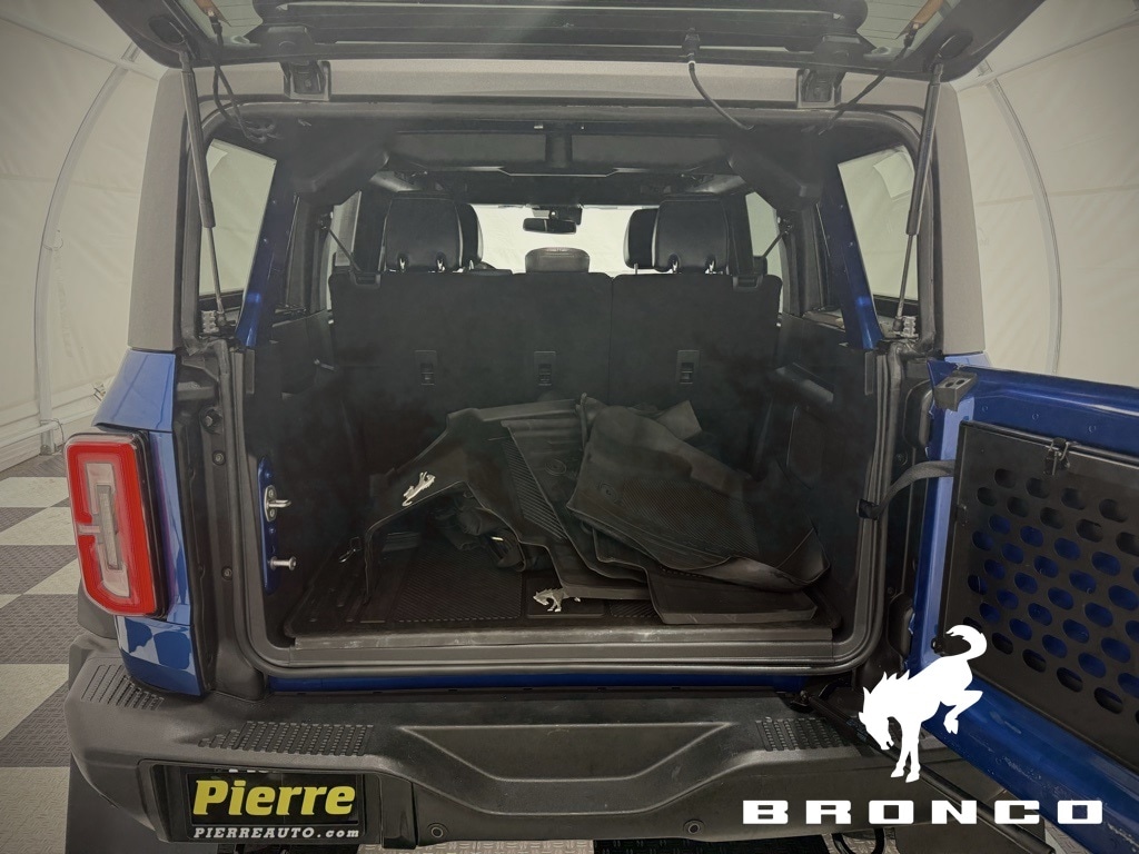 2021 Ford Bronco First Edition photo 2