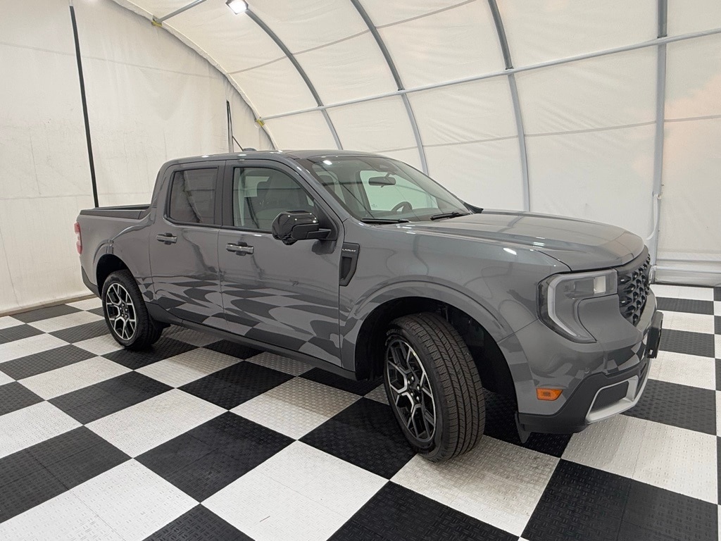2025 Ford Maverick Lariat photo 2