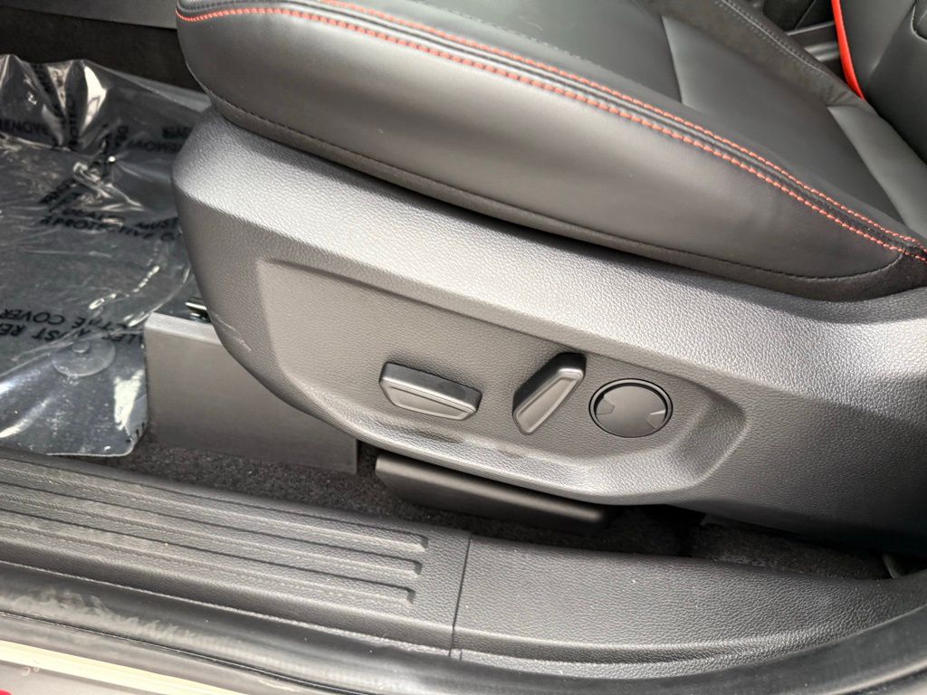 2025 Ford Ranger Raptor - Photo 12