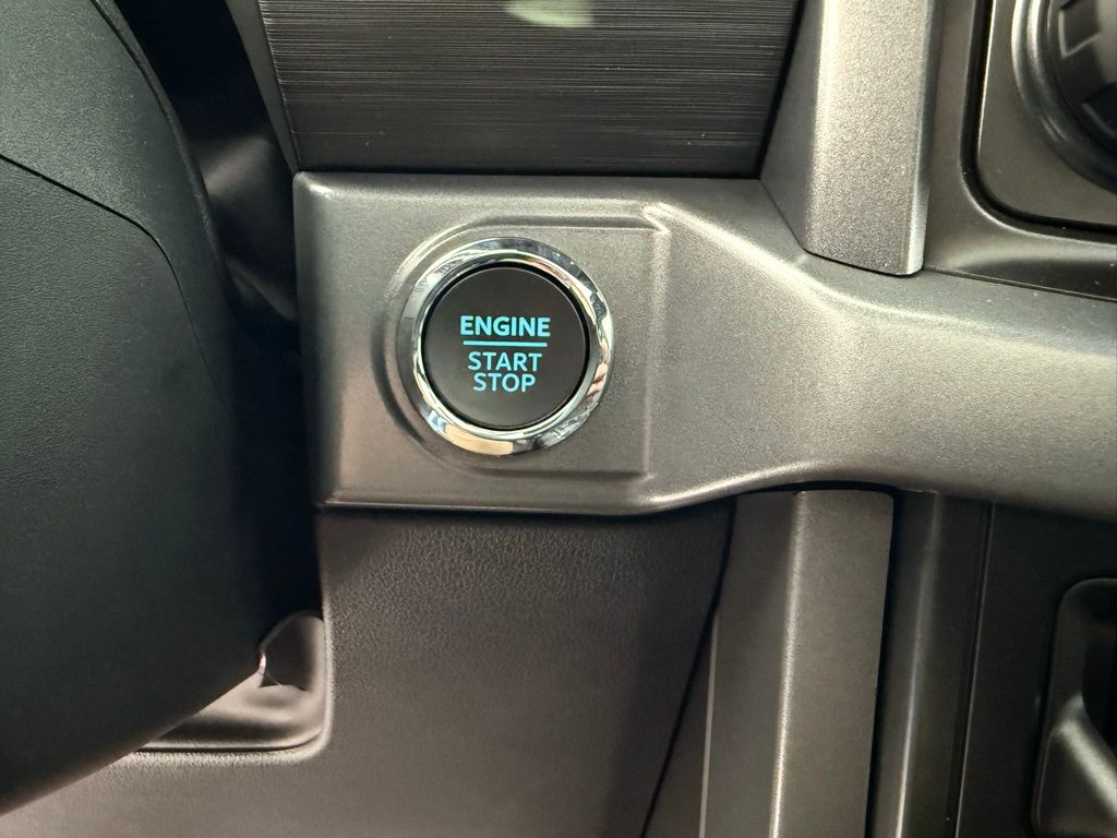 2025 Ford F-150 XLT - Photo 46