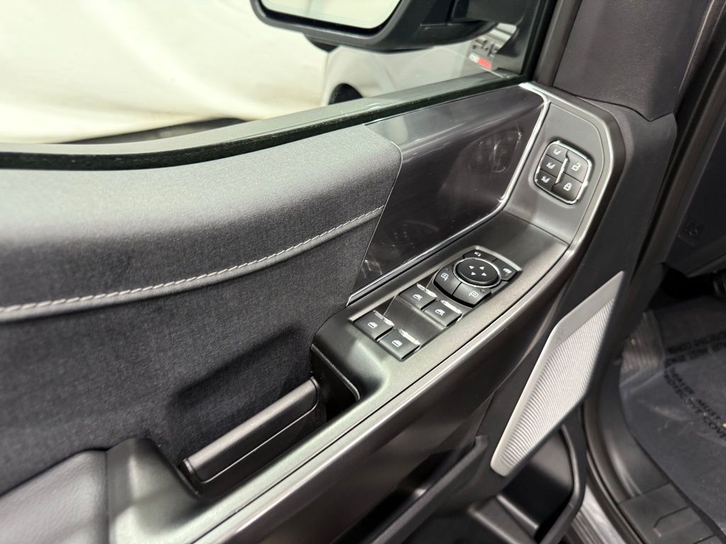 2025 Ford F-150 Lariat - Photo 17