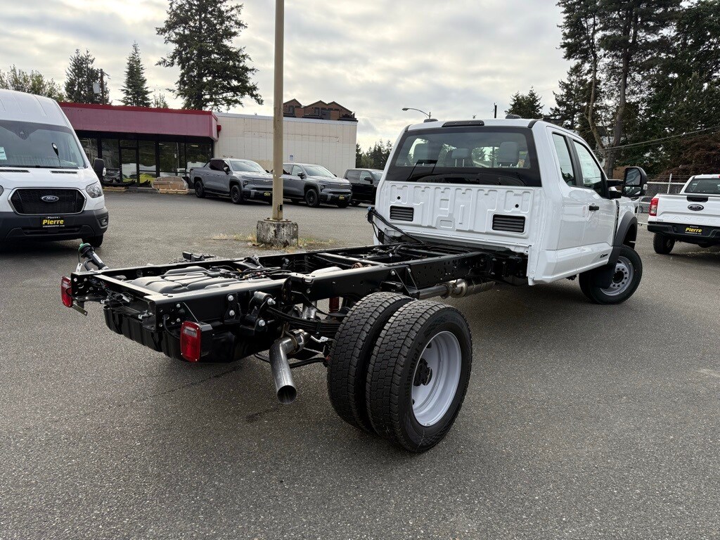 2025 Ford F-450 photo 3