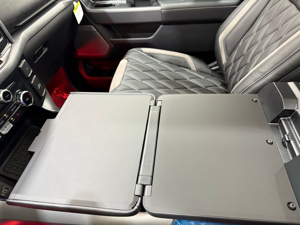 2025 Ford F-150 XLT - Photo 43