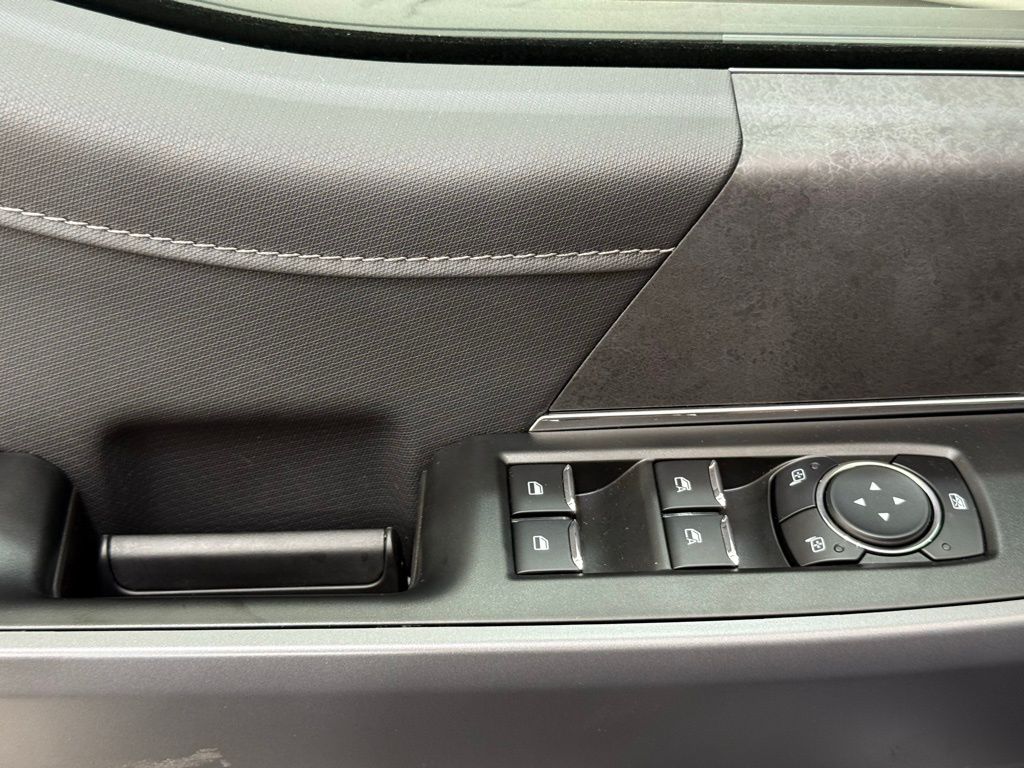 2025 Ford F-150 XLT - Photo 30