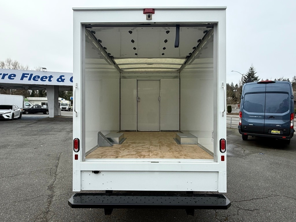 2025 Ford E-350 photo 4