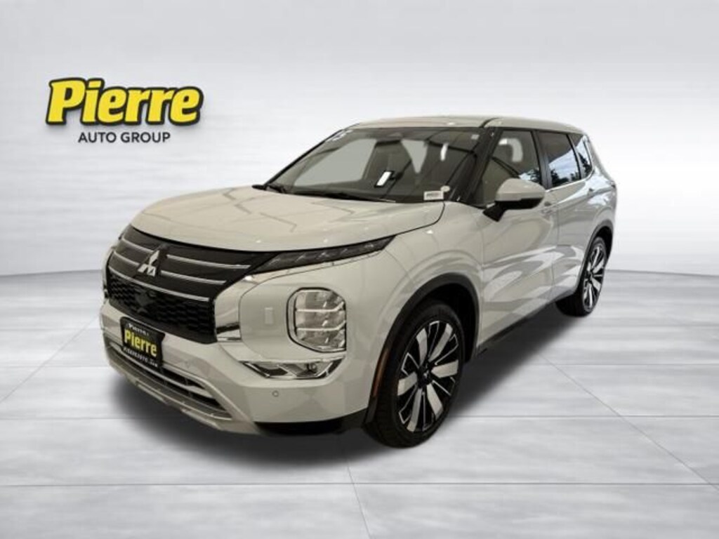 Used 2025 Mitsubishi Outlander SE SUV