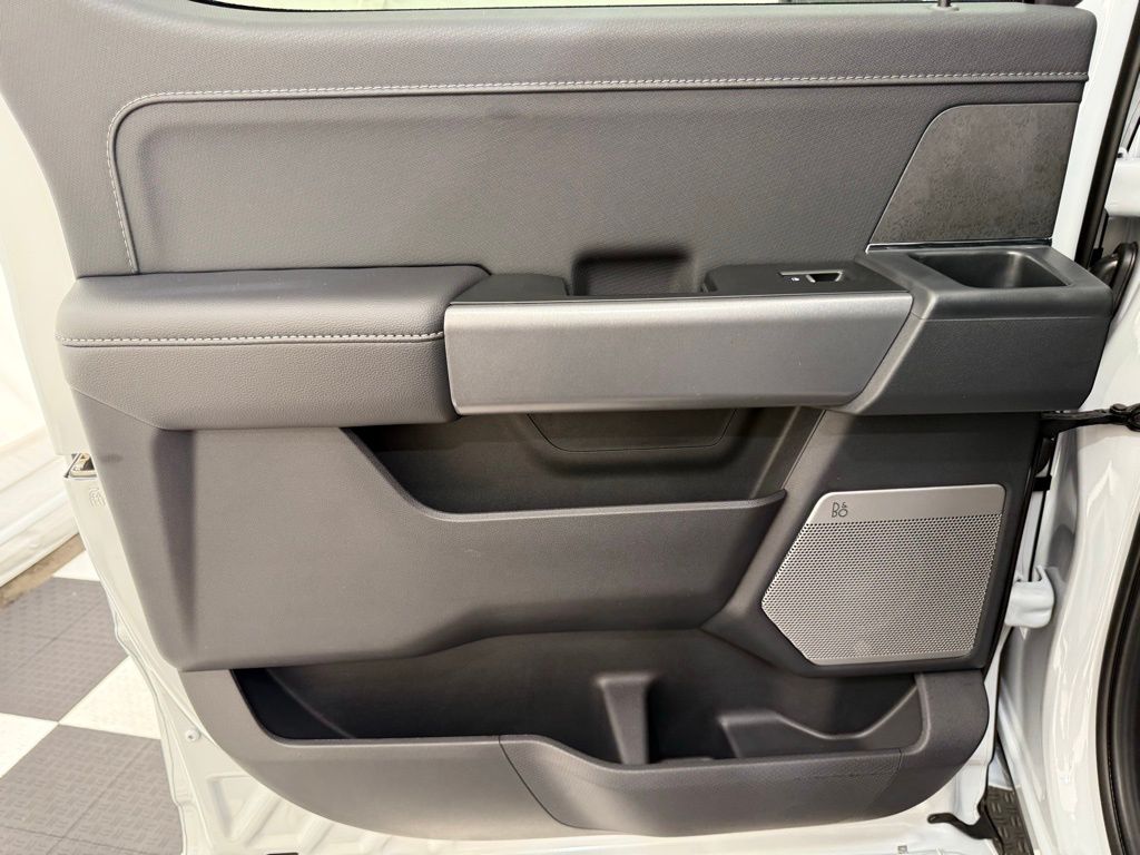 2025 Ford F-150 XLT - Photo 16