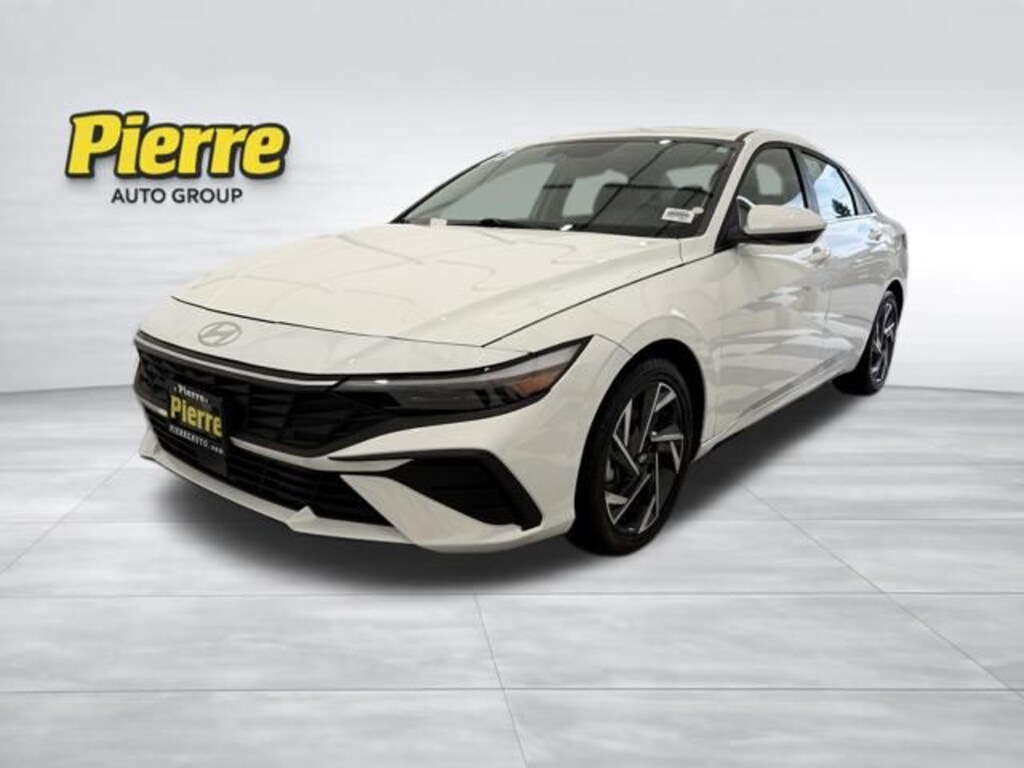 Used 2025 Hyundai Elantra SEL Convenience Sedan