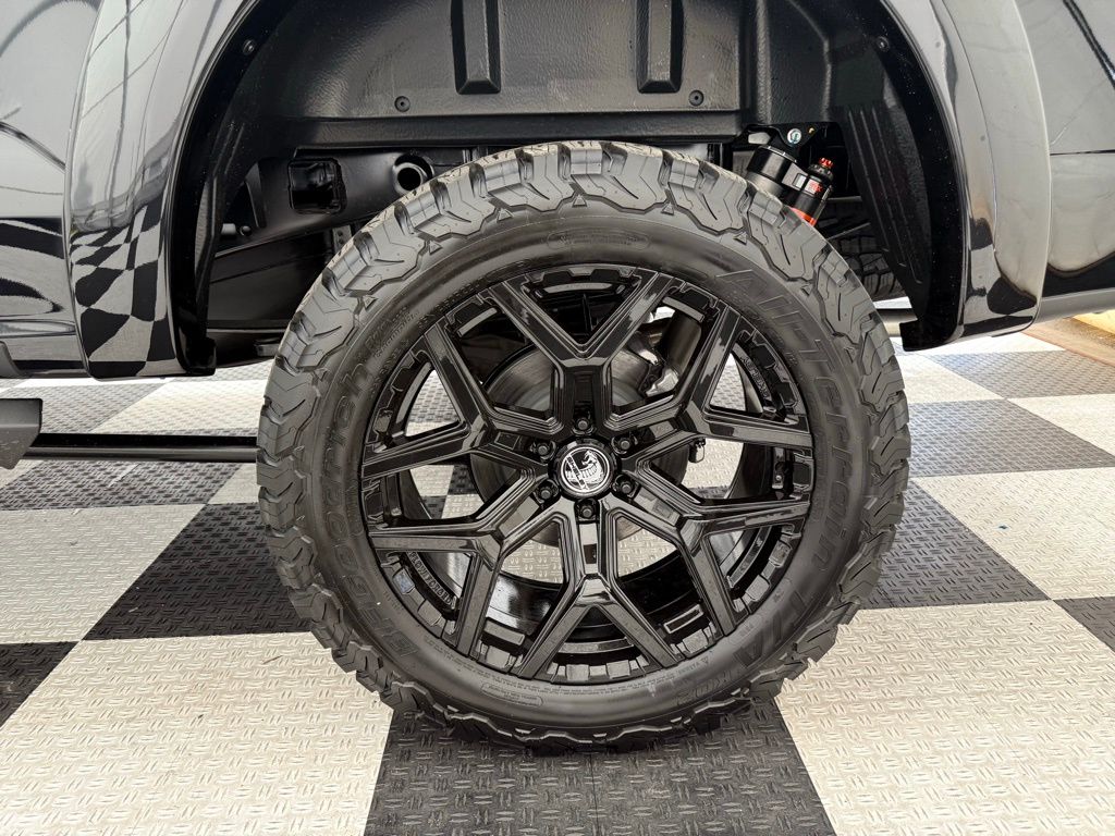 2025 Ford F-150 Lariat - Photo 11