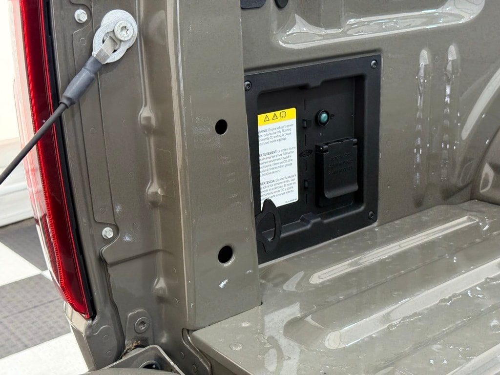 2025 Ford F-150 XLT photo 4