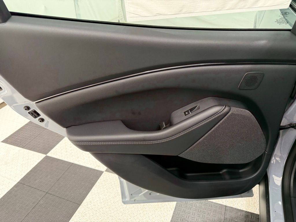 2025 Ford Mustang Mach-E Premium - Photo 17