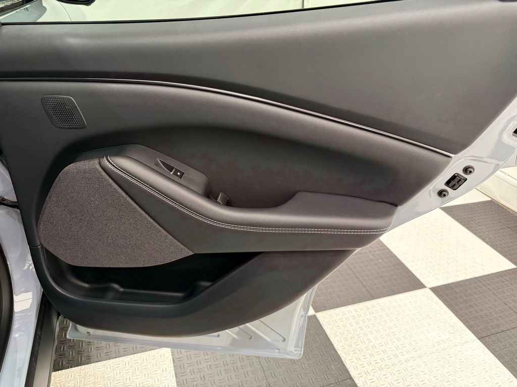 2025 Ford Mustang Mach-E Premium - Photo 25