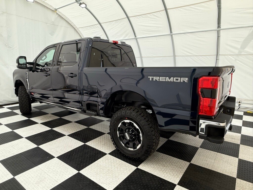 2025 Ford F-250 photo 2