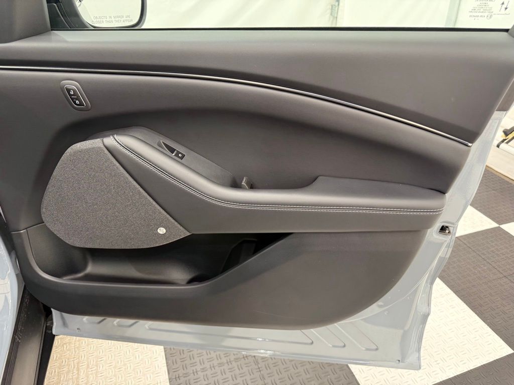 2025 Ford Mustang Mach-E Premium - Photo 22