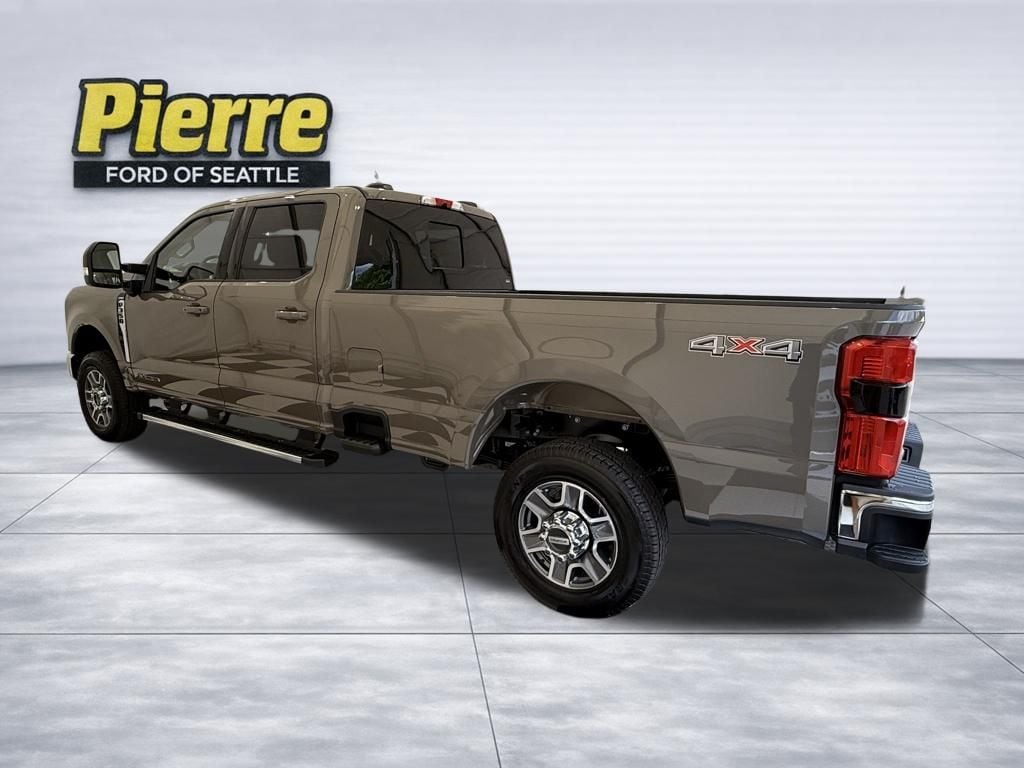 New 2026 Ford F-350 Lariat Truck Crew Cab
