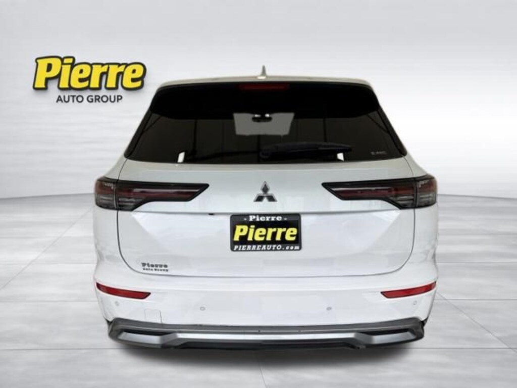 Used 2025 Mitsubishi Outlander SE SUV