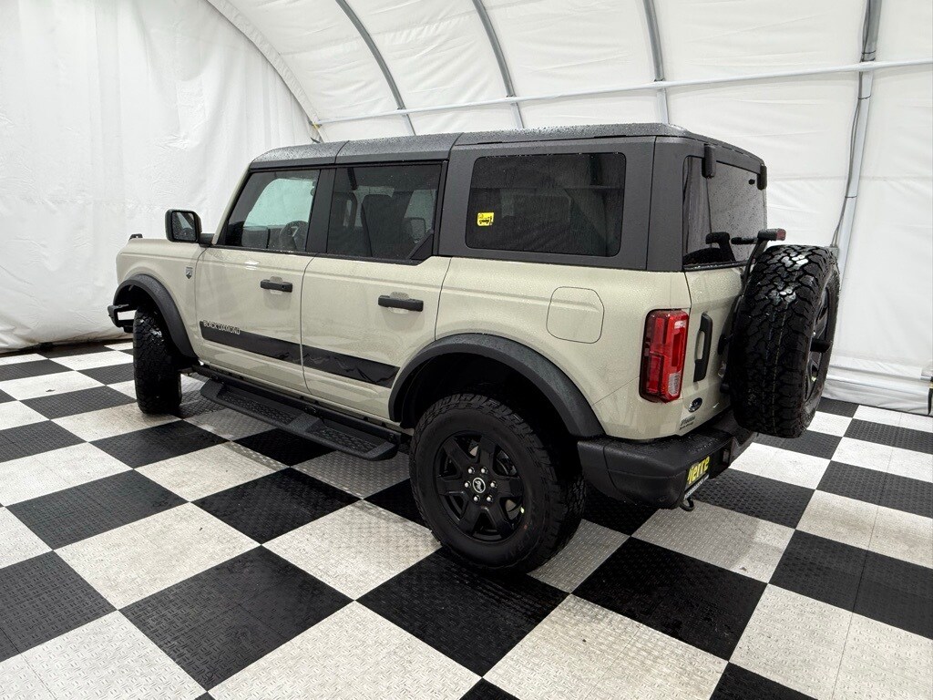 2025 Ford Bronco Big Bend photo 2