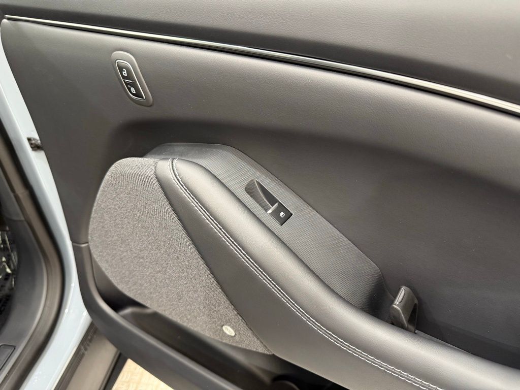 2025 Ford Mustang Mach-E Premium - Photo 23
