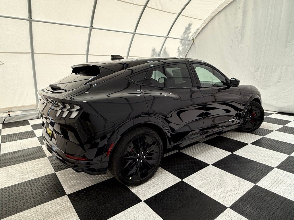 2025 Ford Mustang Mach-E GT photo 4