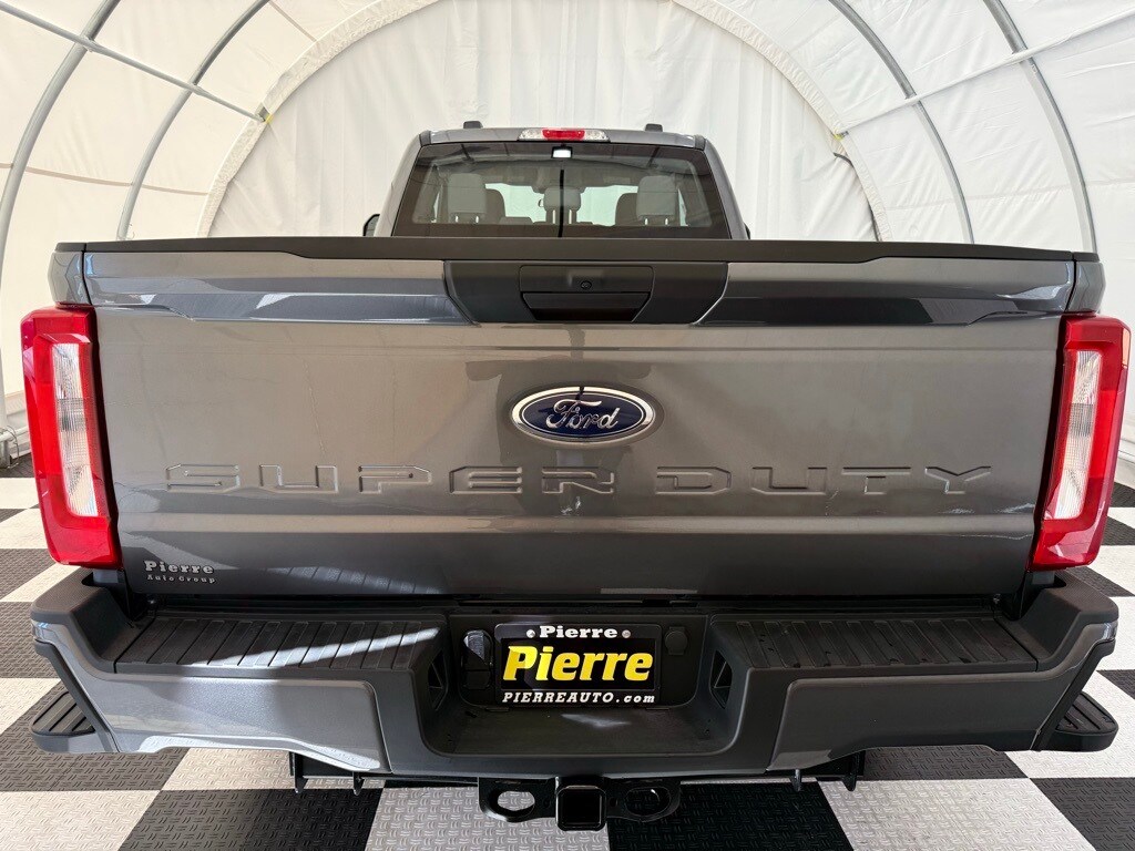 2026 Ford F-350 photo 3