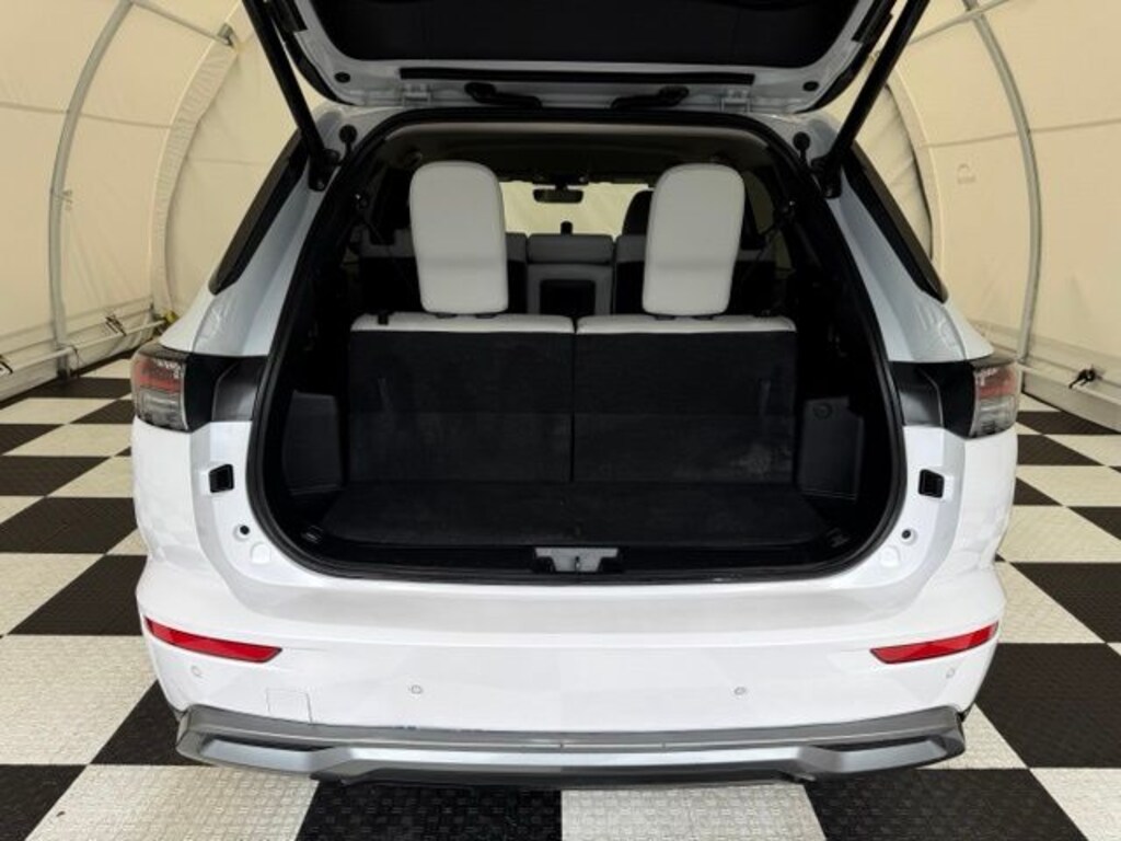 Used 2025 Mitsubishi Outlander SE SUV