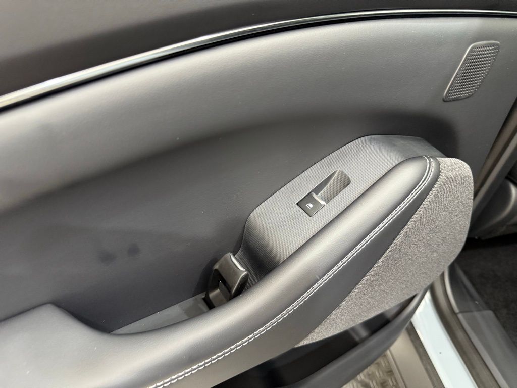 2025 Ford Mustang Mach-E Premium - Photo 18