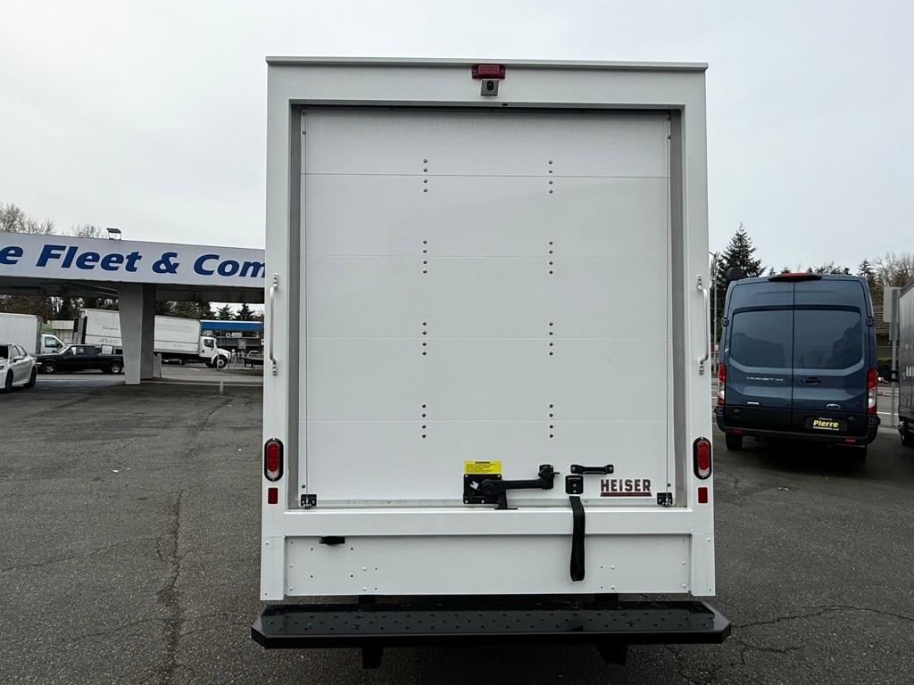 2025 Ford E-350 photo 3