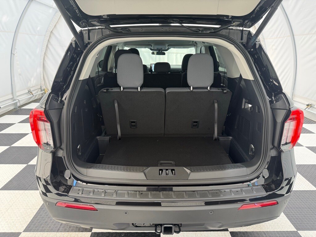 2025 Ford Explorer photo 4