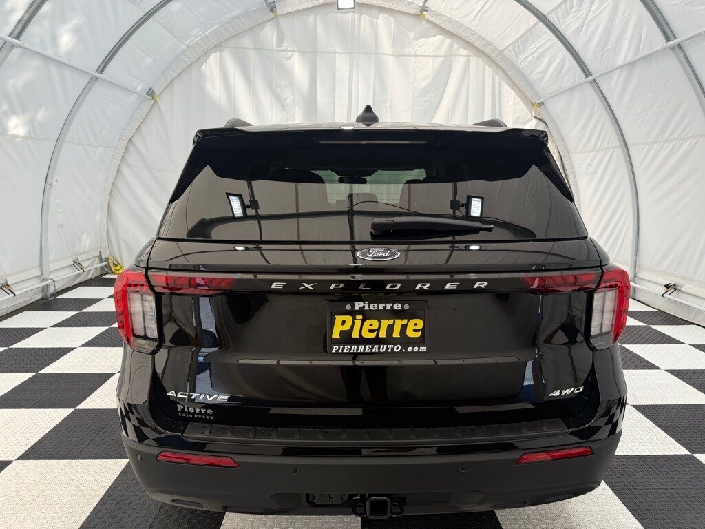 2025 Ford Explorer photo 3