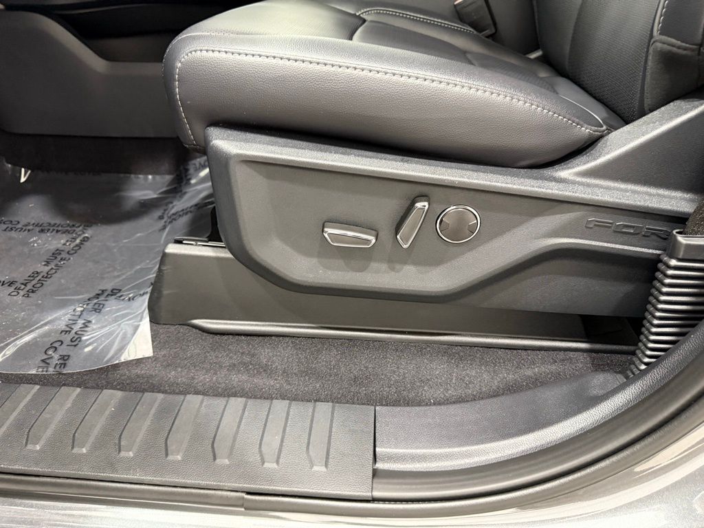 2025 Ford F-150 Lariat - Photo 15