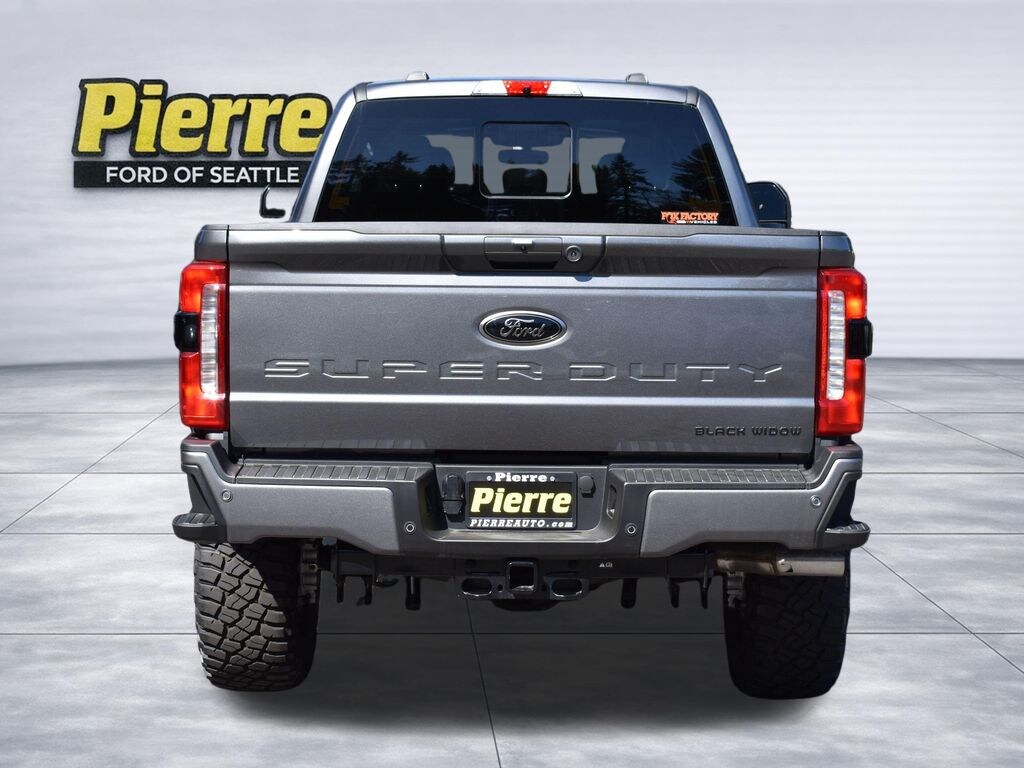 New 2025 Ford F-250 XLT Truck Crew Cab