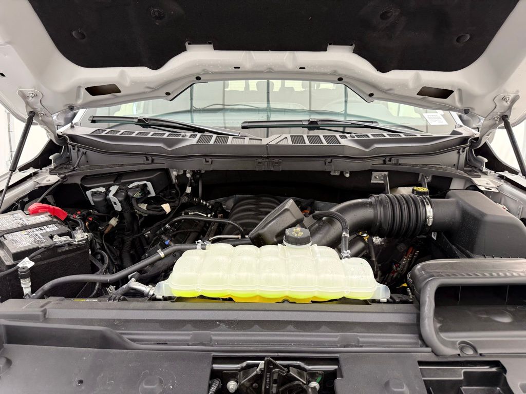 2025 Ford F-150 XLT - Photo 9