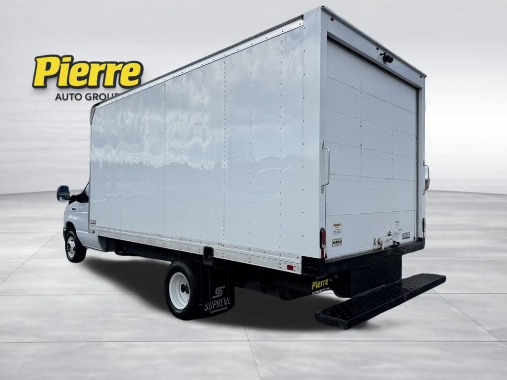 Used 2022 Ford E-450SD Base Truck