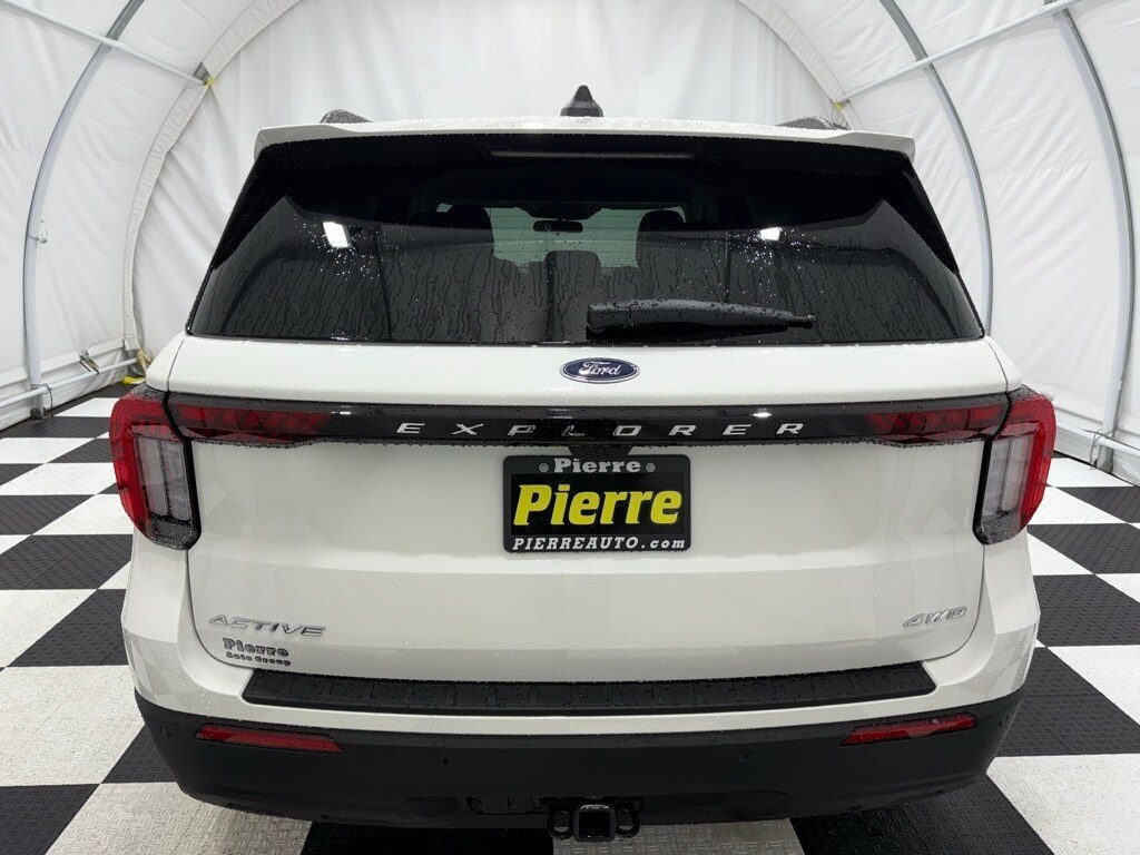 2026 Ford Explorer photo 2