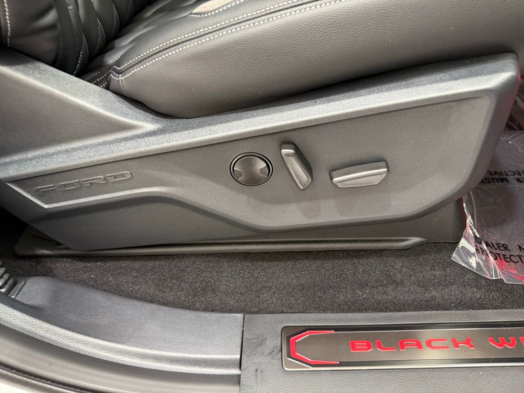 2025 Ford F-150 XLT - Photo 19