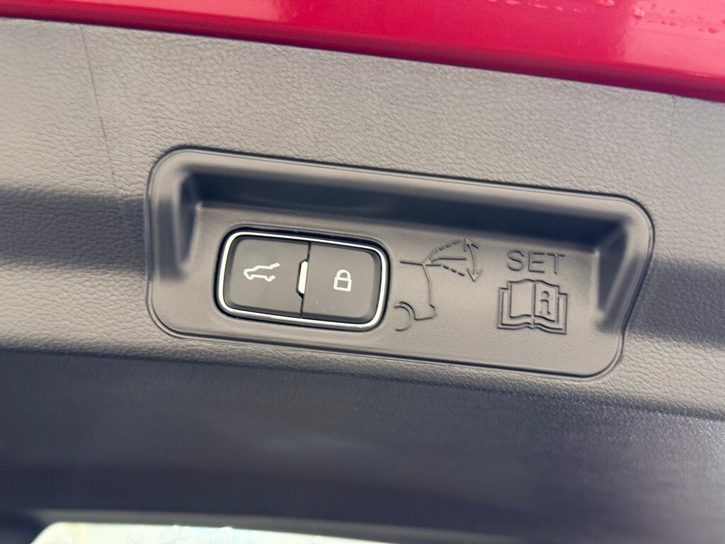 2026 Ford Explorer ST photo 4