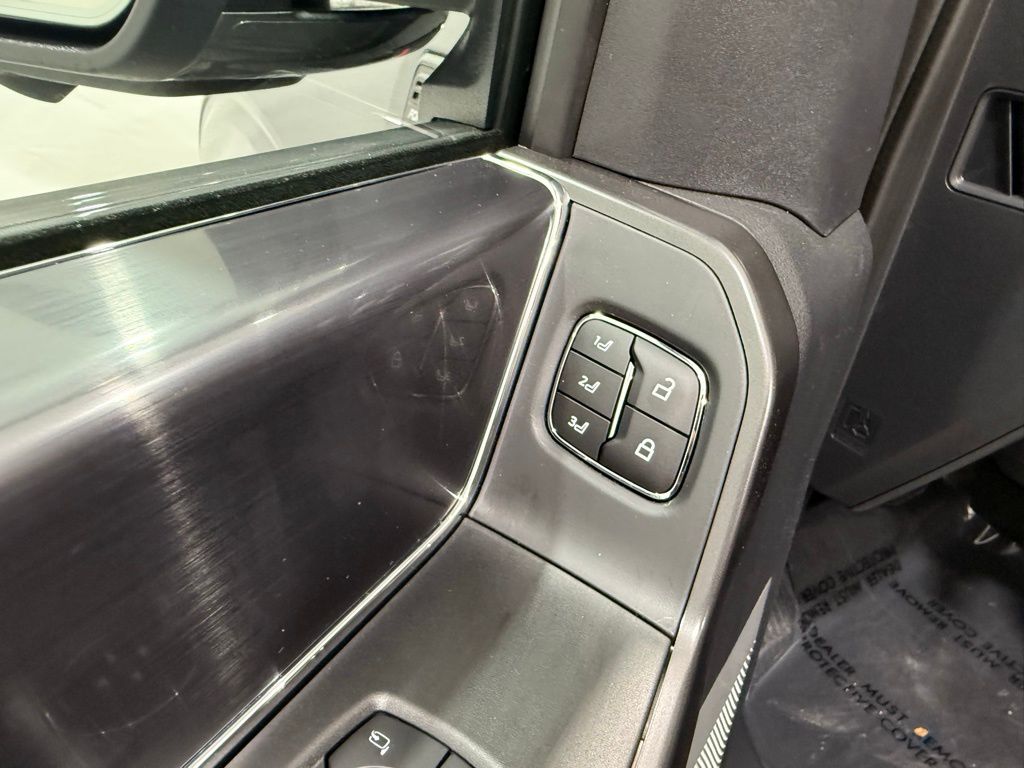 2025 Ford F-150 Lariat - Photo 18