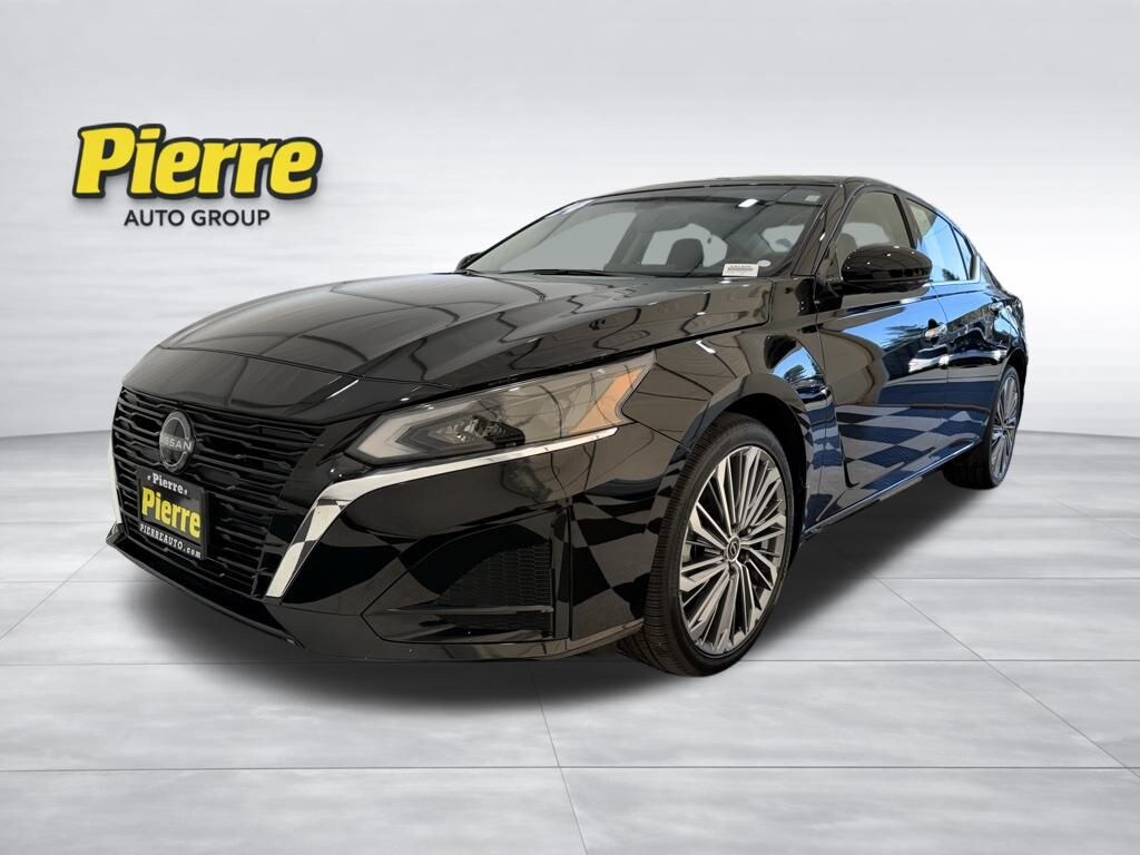 Used 2024 Nissan Altima Platinum Sedan