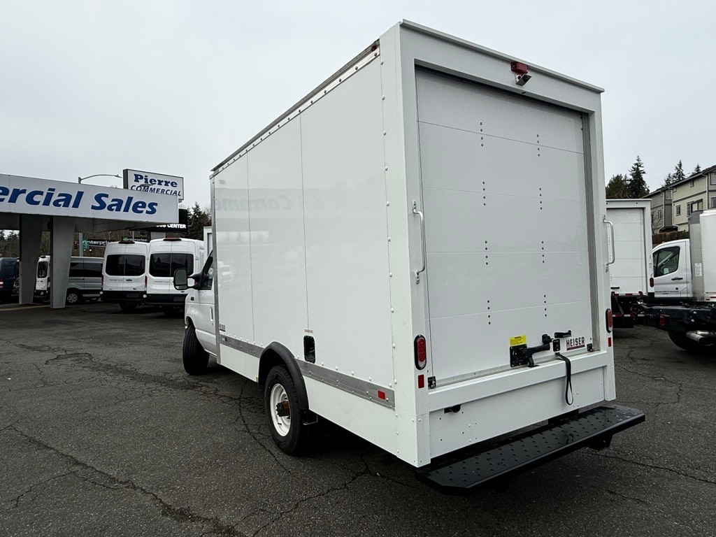 2025 Ford E-350 photo 2