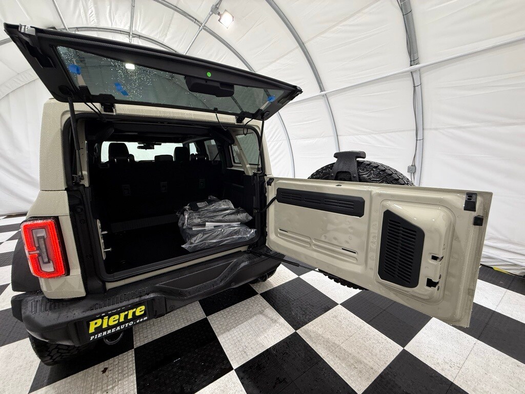 2025 Ford Bronco Badlands photo 4