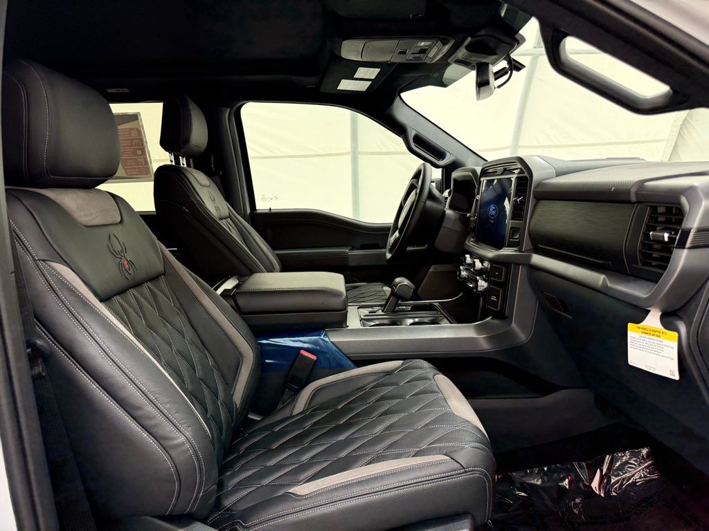 2025 Ford F-150 XLT - Photo 18
