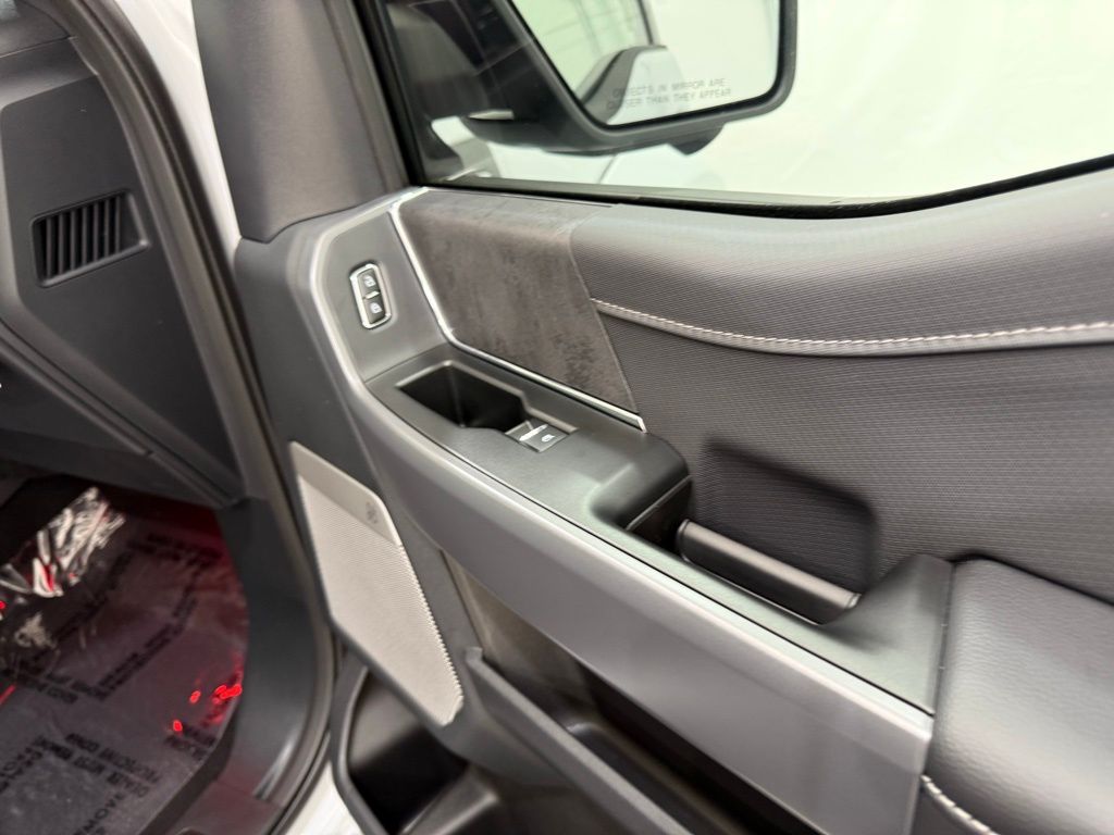 2025 Ford F-150 XLT - Photo 22