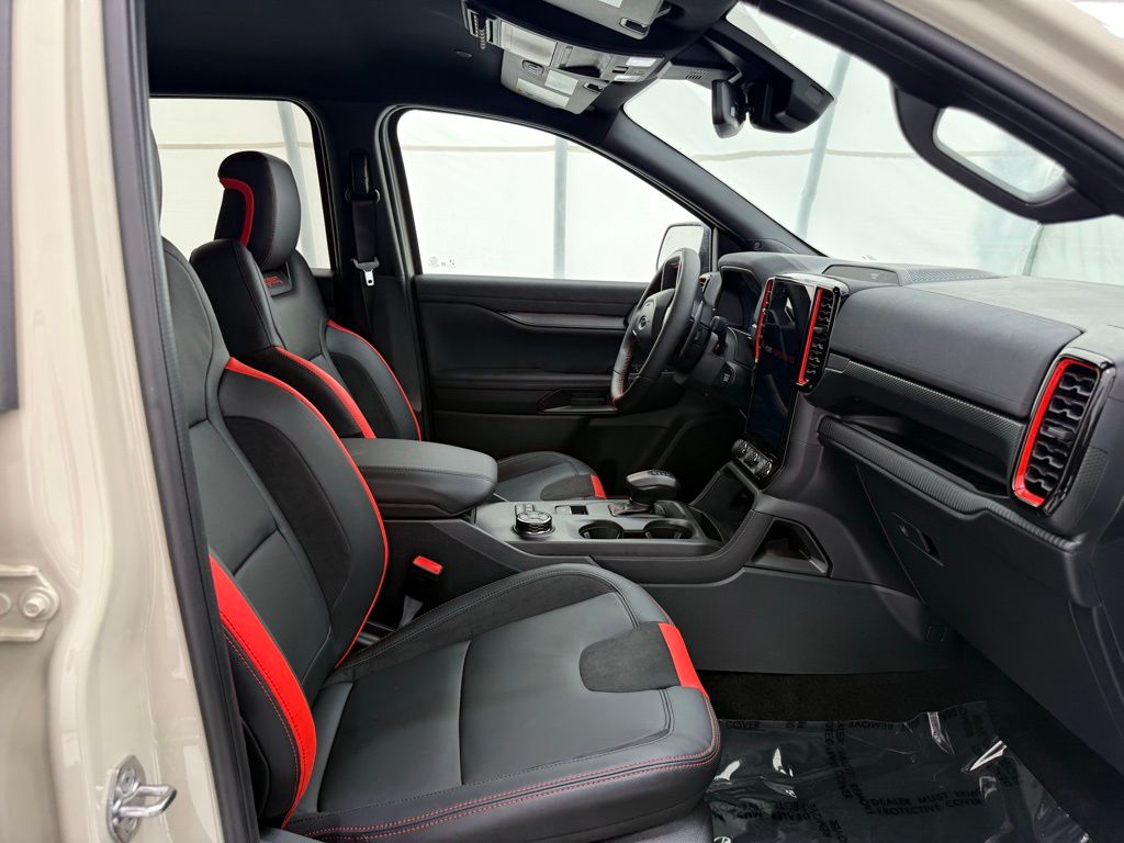 2025 Ford Ranger Raptor - Photo 16