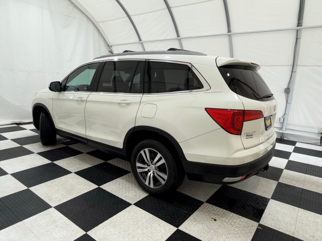 2017 Honda Pilot EX-L photo 2