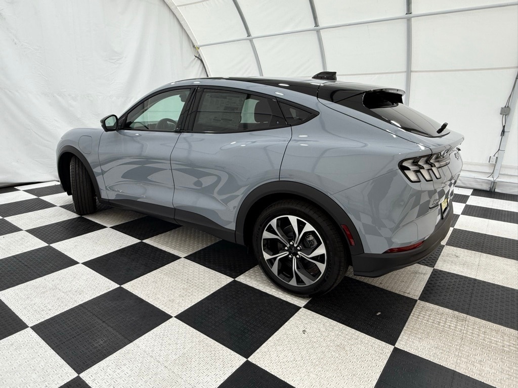 2025 Ford Mustang Mach-E Select photo 2