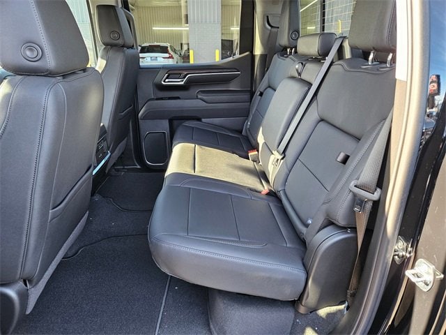 2025 GMC Sierra 1500 SLT - Photo 13