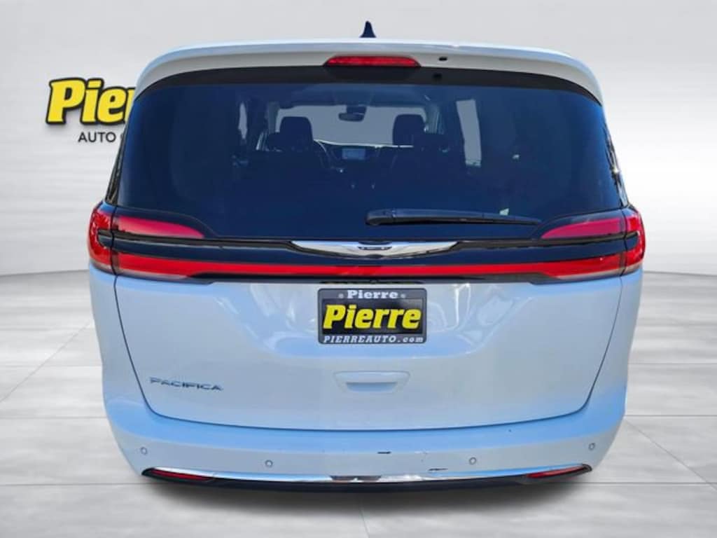 Used 2024 Chrysler Pacifica Touring L