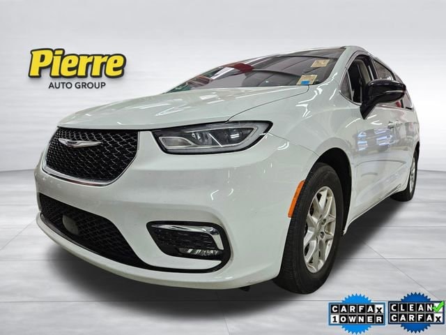 2024 Chrysler Pacifica Touring L's photo