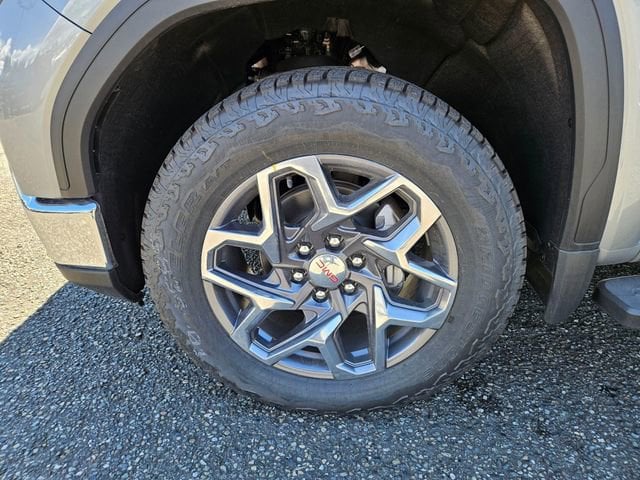 2026 GMC Sierra 1500 SLT - Photo 9